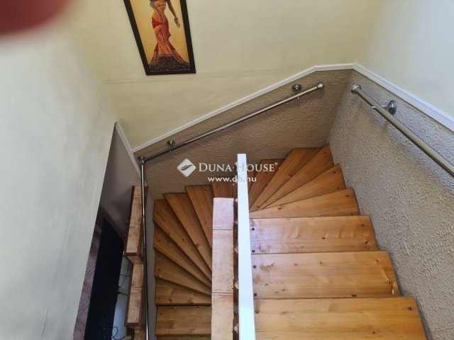 Eladó téglalakás, Gyálon 80 M Ft, 4 szobás