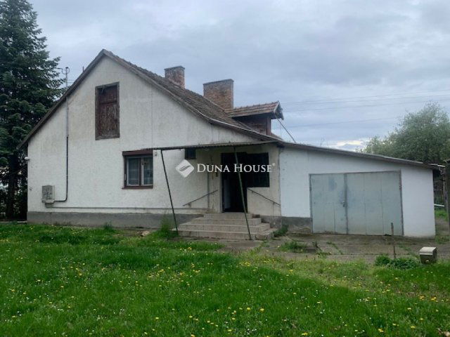 Eladó ikerház, Bajon 42 M Ft, 2 szobás / költözzbe.hu