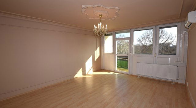 Eladó panellakás, Debrecenben 79.9 M Ft, 2+1 szobás