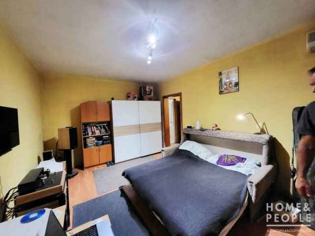 Eladó téglalakás, Szegeden 38.99 M Ft, 1 szobás