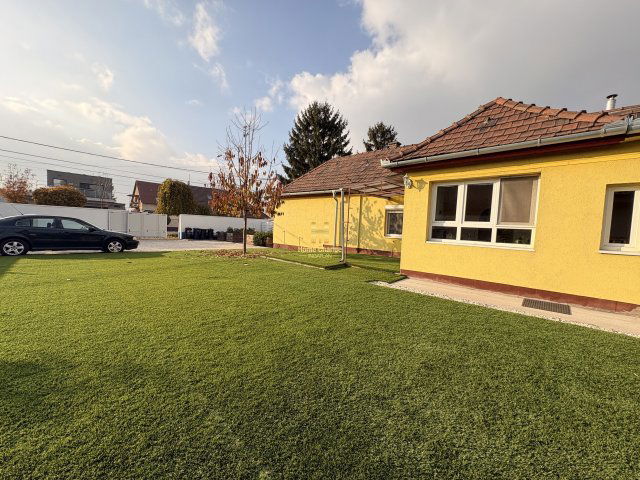 Eladó családi ház, XXI. kerületben, Szentmiklósi úton