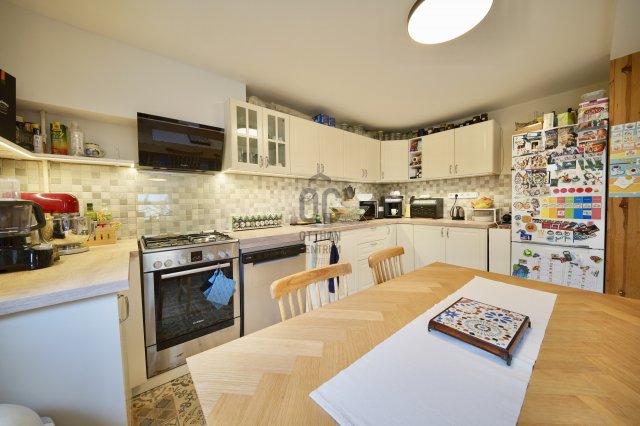 Eladó téglalakás, Budaörsön 135 M Ft, 4 szobás