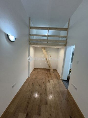 Eladó téglalakás, Budapesten, VII. kerületben 38 M Ft, 1 szobás