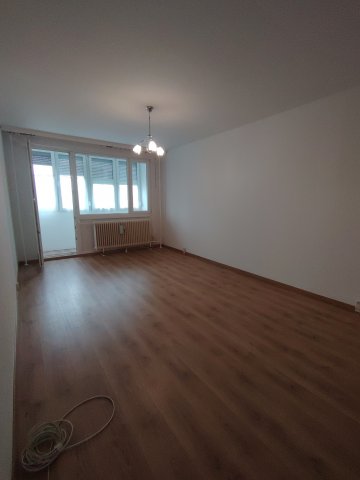 Eladó panellakás, Dunaújvárosban 35.9 M Ft, 2 szobás