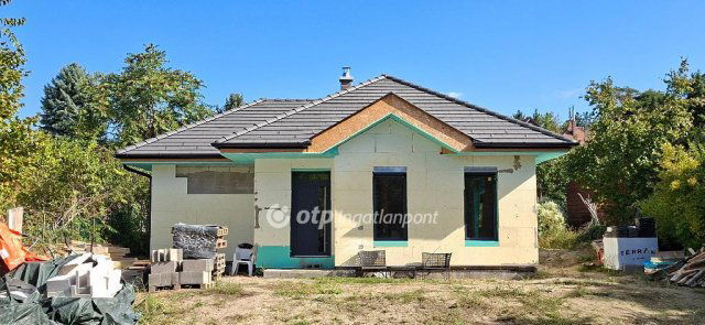 Eladó családi ház, Gödön 111.9 M Ft, 2+2 szobás