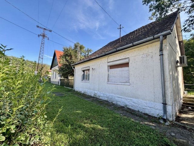 Eladó családi ház, Visegrádon 54.5 M Ft, 2 szobás