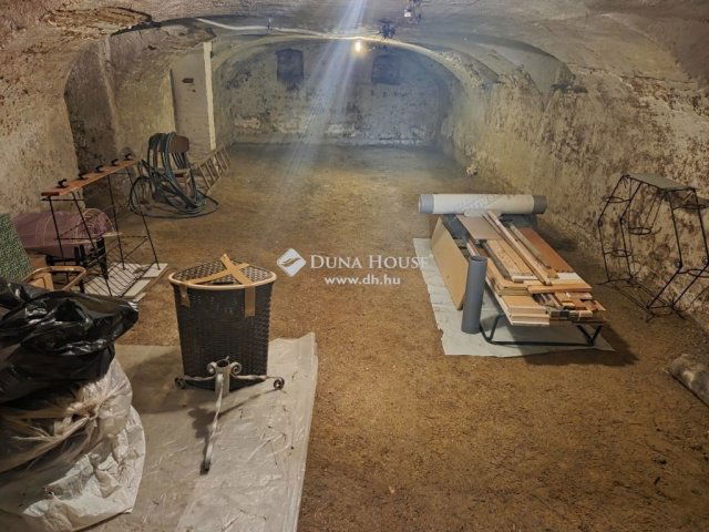 Eladó téglalakás, Kőszegen 28 M Ft, 2 szobás