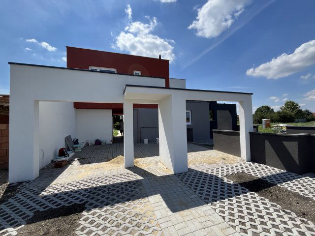 Eladó téglalakás, Tiszaújvárosban 64 M Ft, 3 szobás
