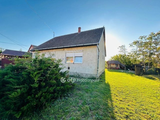 Eladó családi ház, Vasmegyeren 19.5 M Ft, 3 szobás
