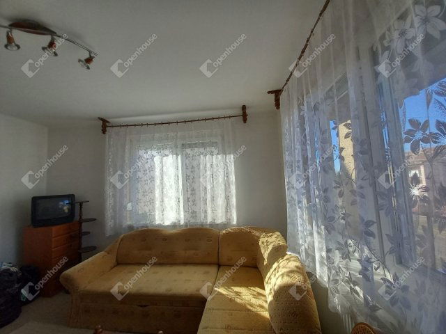 Eladó családi ház, Cserkeszőlőn 60.9 M Ft, 4 szobás