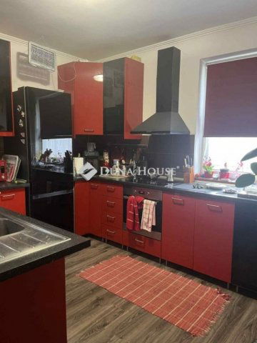 Eladó családi ház, Csipkereken 49.9 M Ft, 5 szobás