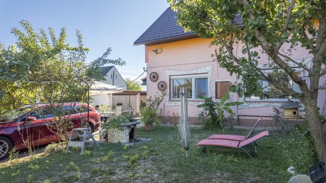 Eladó családi ház, Budaörsön 216 M Ft, 5 szobás
