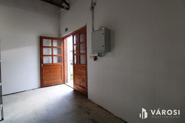Kiadó ipari ingatlan, Békéscsabán 120 E Ft / hó