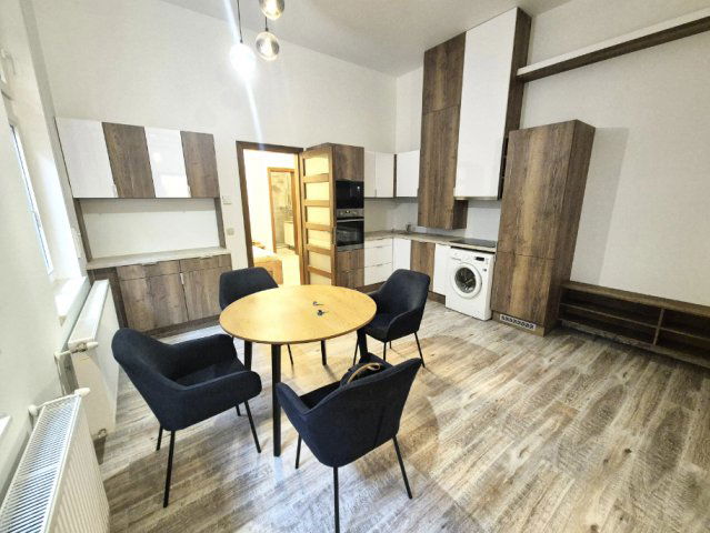 Kiadó téglalakás, albérlet, V. kerületben, Papnövelde utcában