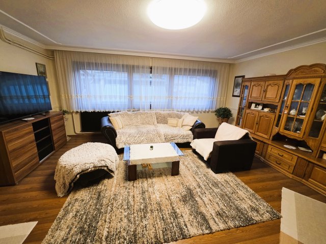 Eladó ikerház, Kiskunhalason 79.9 M Ft, 5 szobás