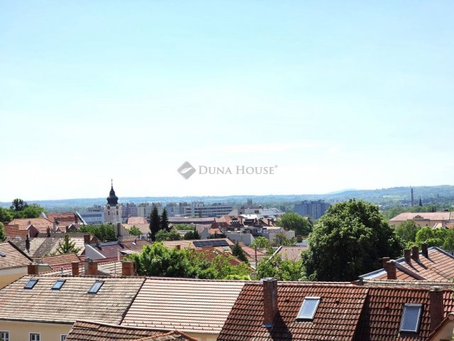Eladó panellakás, Pécsett 47.9 M Ft, 2 szobás