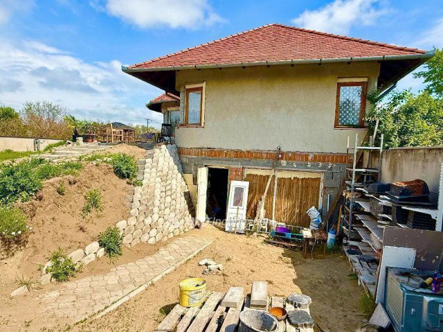 Eladó családi ház, Kecskeméten 75.5 M Ft, 3+1 szobás