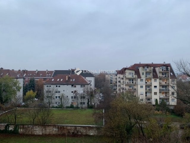 Eladó téglalakás, Budapesten, XIV. kerületben 158.75 M Ft