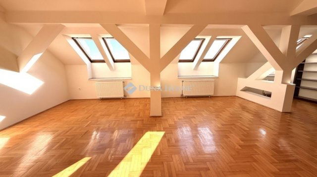 Eladó téglalakás, Győrött 79.5 M Ft, 3 szobás