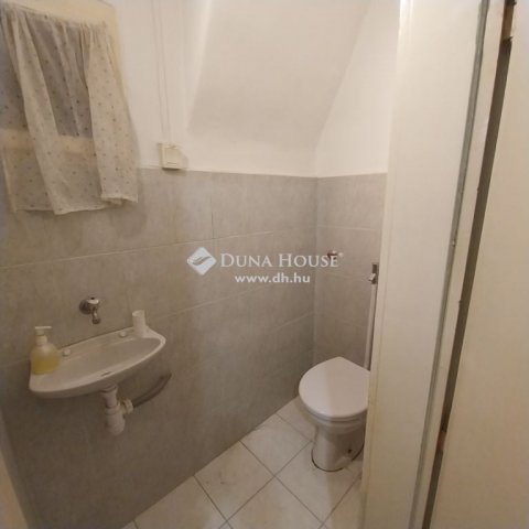 Eladó családi ház, Budapesten, XVI. kerületben 64.9 M Ft