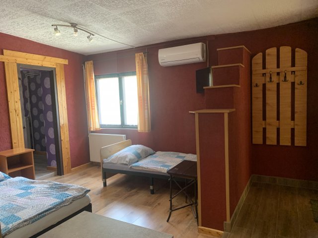 Eladó hotel, Dunavarsányban 110 M Ft, 7 szobás