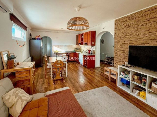 Eladó családi ház, Zamárdiban 119.9 M Ft, 4 szobás