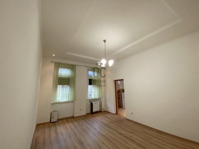 Eladó téglalakás, Budapesten, VIII. kerületben, József utcában