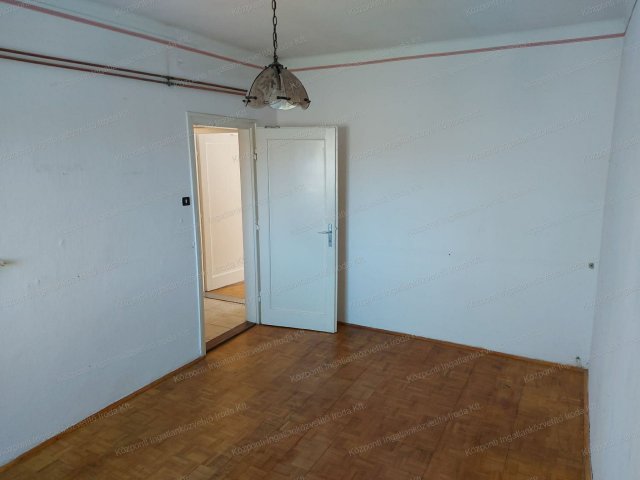 Eladó téglalakás, Oroszlányban 27.85 M Ft, 2 szobás