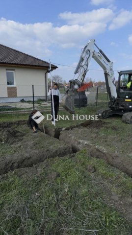 Eladó családi ház, Szigetbecsén 89.9 M Ft, 5 szobás