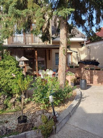 Eladó családi ház, Egerben 109.9 M Ft, 4+1 szobás