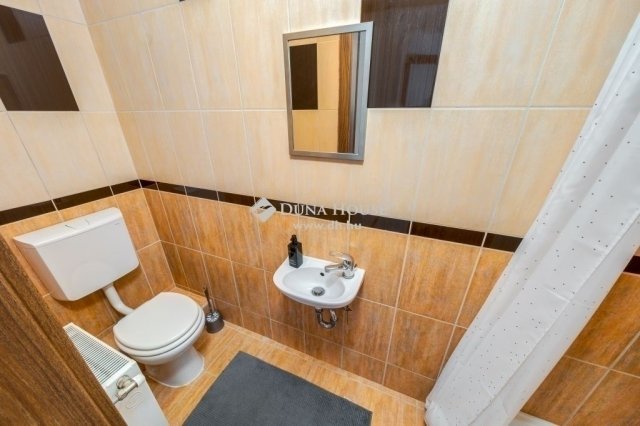 Eladó téglalakás, Budapesten, VII. kerületben 124 M Ft, 3 szobás