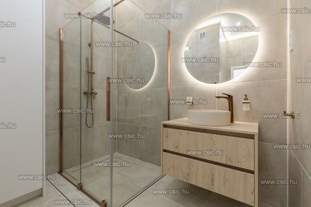 Eladó téglalakás, Budapesten, I. kerületben, Váralja utcában