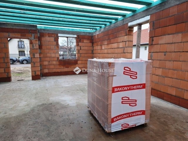 Eladó családi ház, Szigetszentmiklóson 145 M Ft, 5 szobás