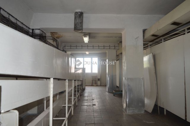 Eladó ipari ingatlan, Földesen 120 M Ft / költözzbe.hu