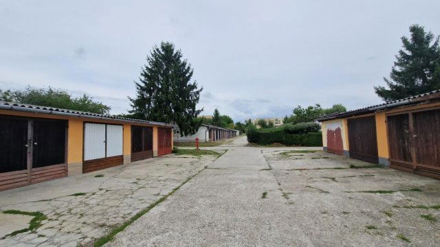 Eladó garázs, Kaposváron, Búzavirág utcában 6.2 M Ft, 1 szobás