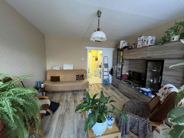 Eladó panellakás, Dunaújvárosban 24.5 M Ft, 1 szobás