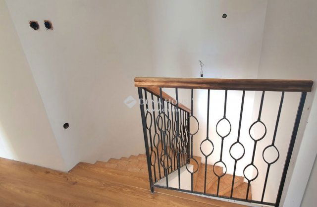 Eladó családi ház, Gyenesdiáson 128 M Ft, 5 szobás