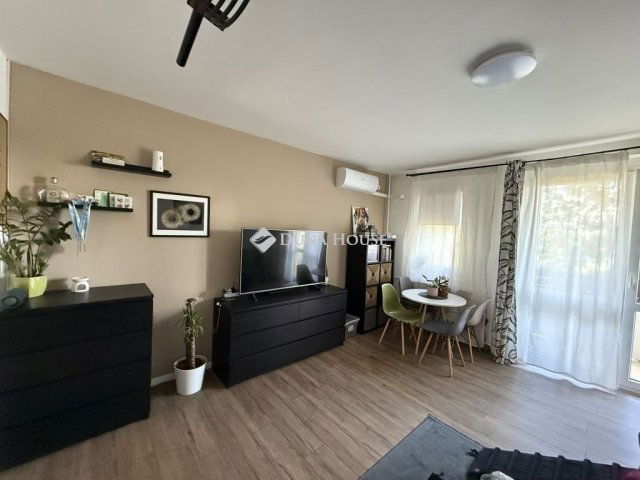 Eladó panellakás, Pétfürdőn 39.9 M Ft, 2 szobás