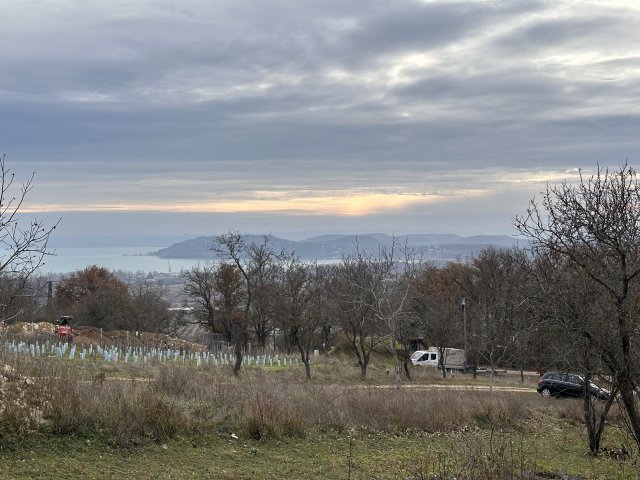 Eladó nyaraló, Balatonfüreden 43 M Ft, 2 szobás