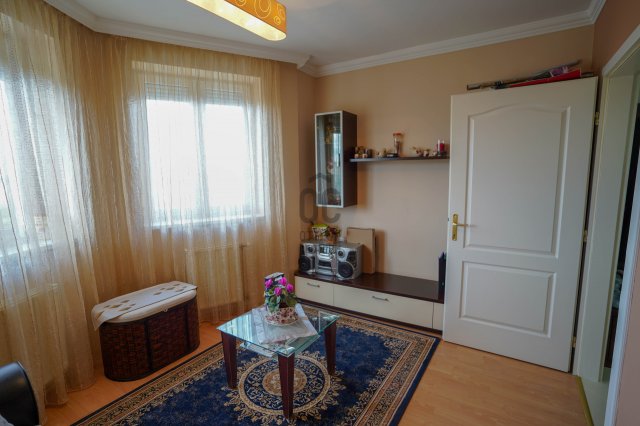 Eladó téglalakás, Szolnokon 72 M Ft, 3 szobás