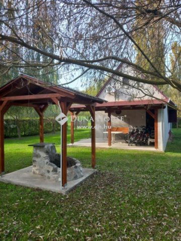 Eladó nyaraló, Dunafalván 21.9 M Ft, 2 szobás