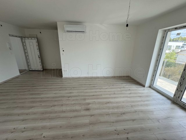 Eladó téglalakás, Siófokon 72 M Ft, 3 szobás