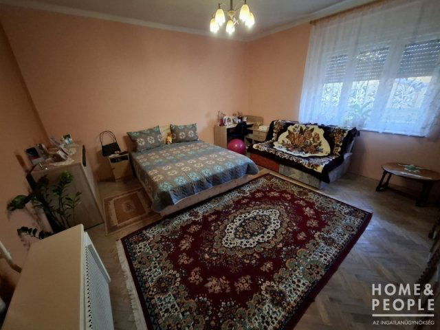 Eladó családi ház, Kisteleken 37.99 M Ft, 4 szobás