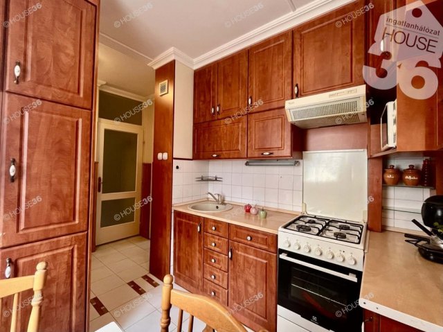 Eladó panellakás, Kecskeméten 49.9 M Ft, 2 szobás