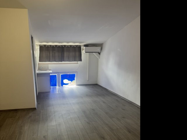 Kiadó iroda, Budapesten, XXI. kerületben, Mag utcában