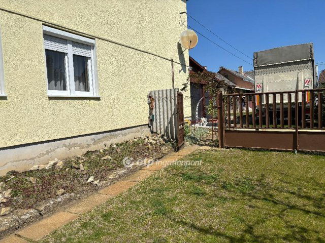 Eladó családi ház, Kisvárdán 23 M Ft, 2 szobás