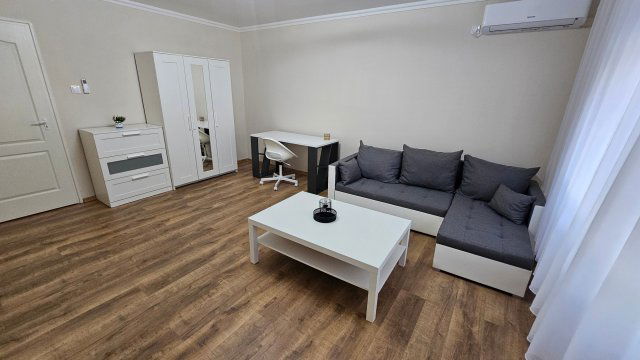 Kiadó téglalakás, albérlet, Szegeden, Petőfi Sándor sugárúton