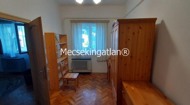 Kiadó téglalakás, albérlet, Pécsett, Szabadság utcában