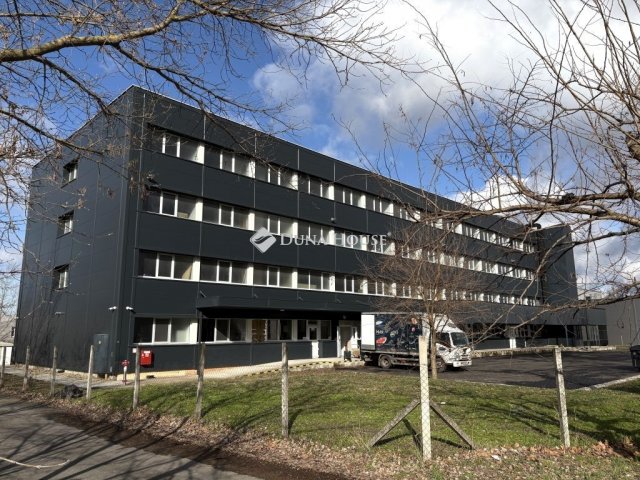 Eladó ipari ingatlan, Esztergomban 420 M Ft / költözzbe.hu