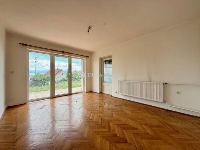 Eladó családi ház, Balatonalmádiban 99.9 M Ft, 4 szobás